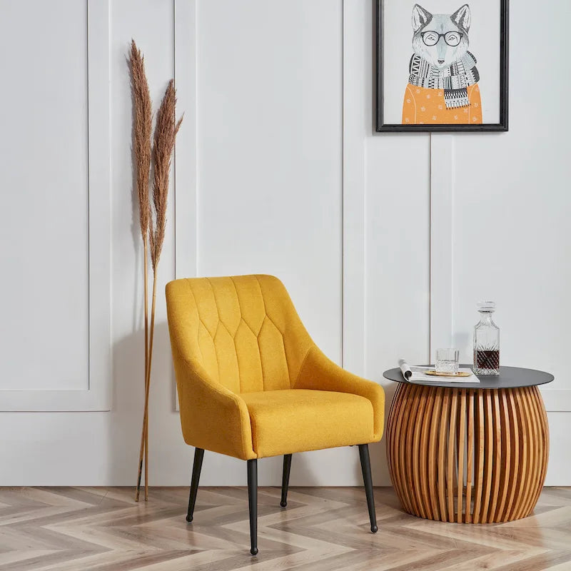 Sedia d'accento imbottita Glam con gambe in metallo dorato o nero