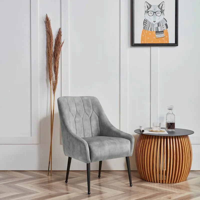 Sedia d'accento imbottita Glam con gambe in metallo dorato o nero