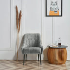 Sedia d'accento imbottita Glam con gambe in metallo dorato o nero