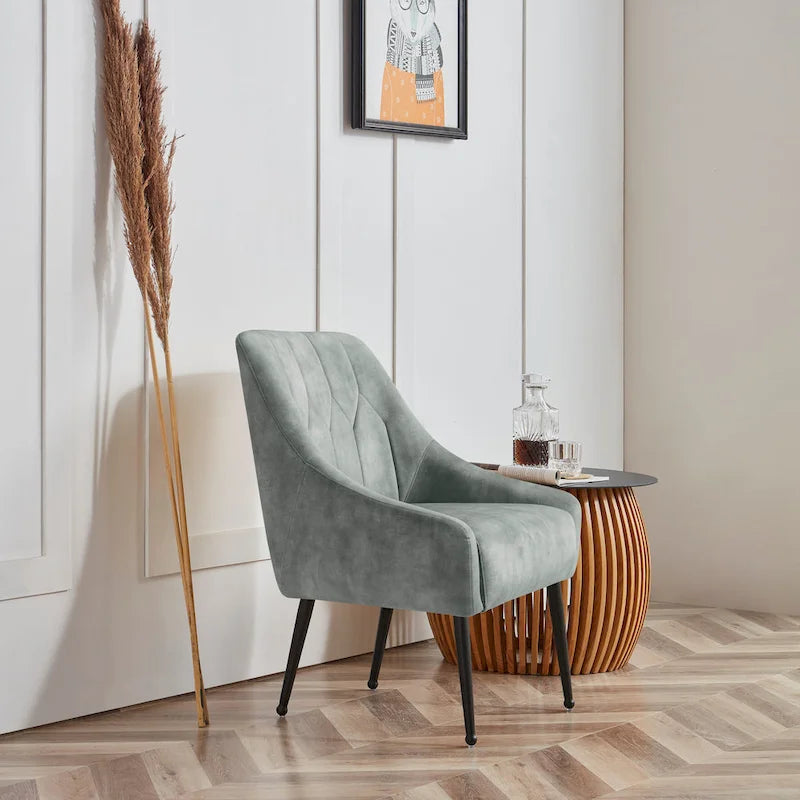 Sedia d'accento imbottita Glam con gambe in metallo dorato o nero