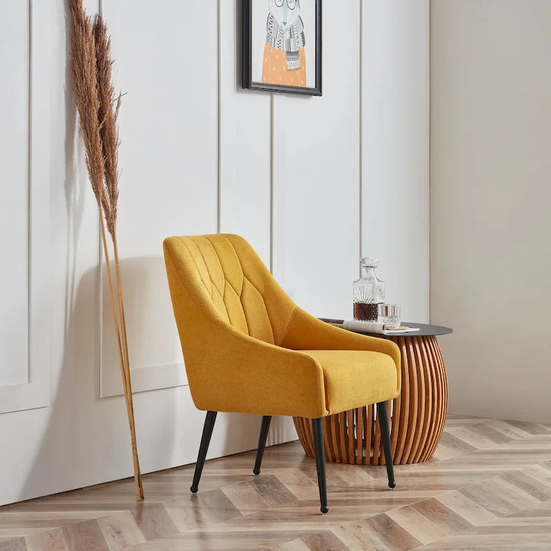 Sedia d'accento imbottita Glam con gambe in metallo dorato o nero