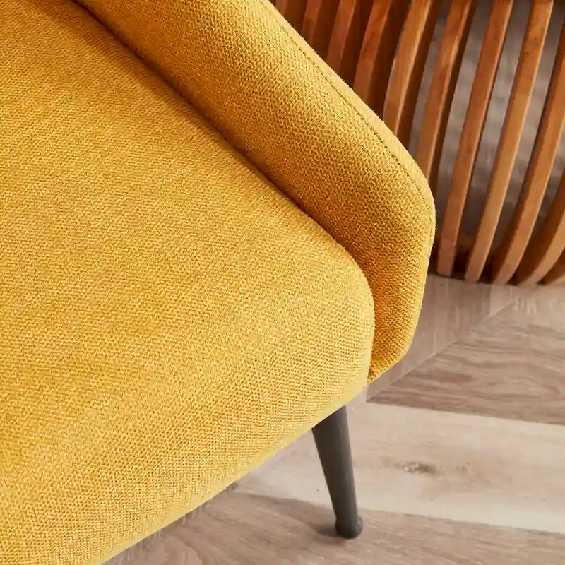 Sedia d'accento imbottita Glam con gambe in metallo dorato o nero