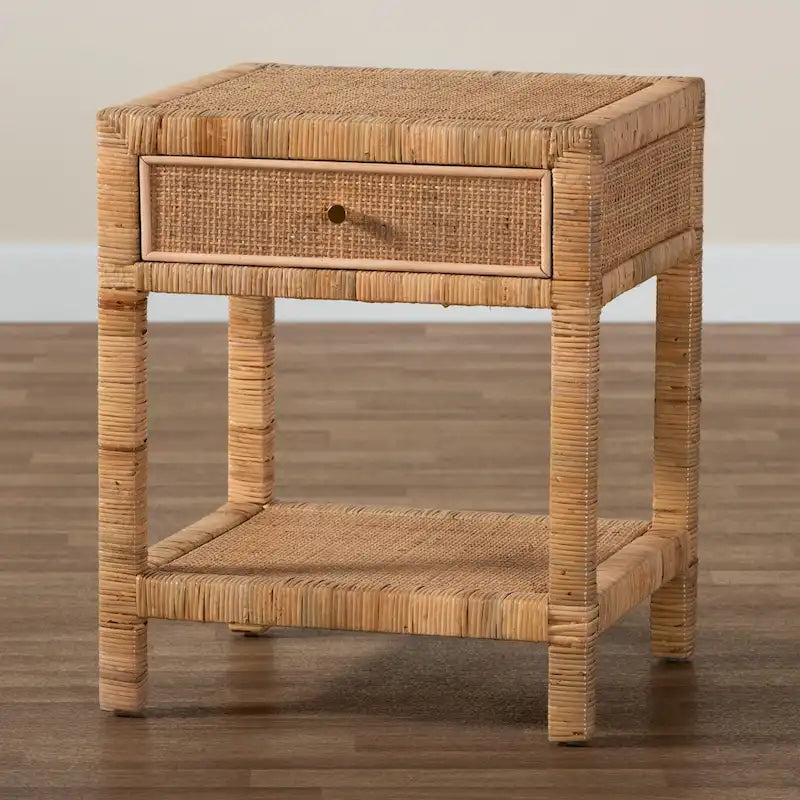 Comodino Adelia moderno bohémien in rattan naturale e legno di mogano a 1 cassetto