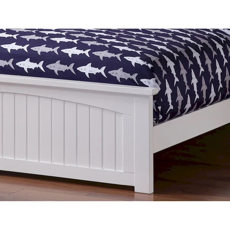 Letto a piattaforma completo con testiera a pannelli scanalati e pediera abbinata - Bianco