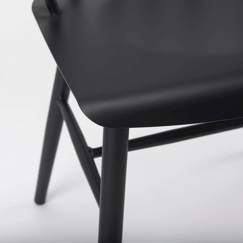 Sedia da pranzo in metallo nero con struttura opaca verniciata a polvere